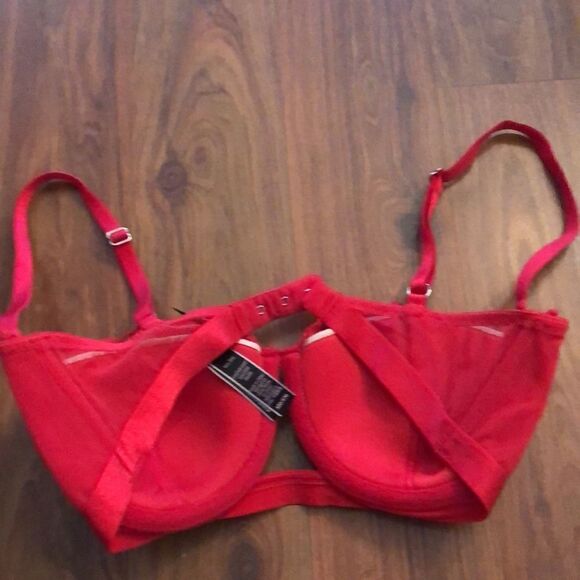 Victoria’s Secret lace and crochet red Demi cup bra size 32D. - Picture 4 of 9